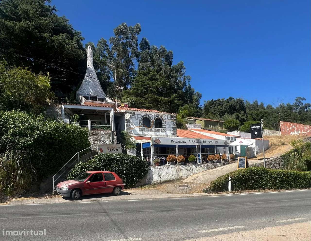 Prédio - Habitação - Comércio - Duas Entradas - Esplanada - Vista Mar - Grande imagem: 1/21