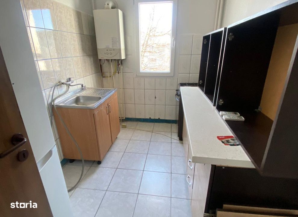 Apartament  2 camere Podu Ros , 50 metri, etaj 3 Cod:154317