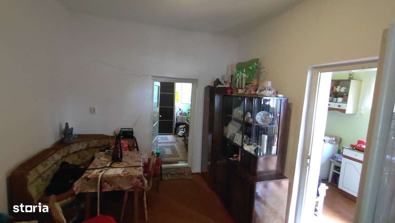 Vand casa cu 3 camere in cartierul Dambul Rotund-6