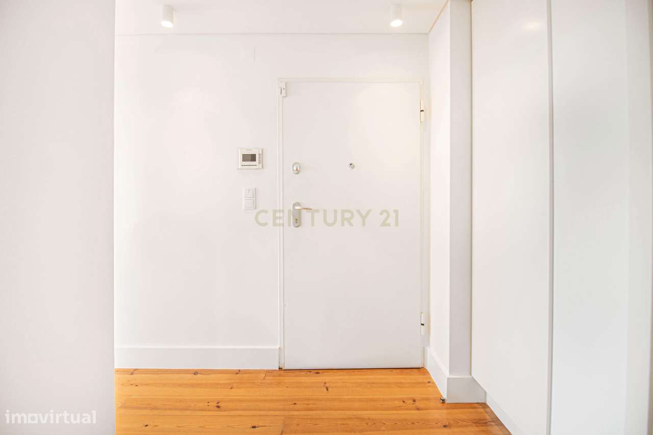 Apartamento T4 +1 com 272 m2 Vista Panorâmica em Lisboa e 3 Lugares de-35