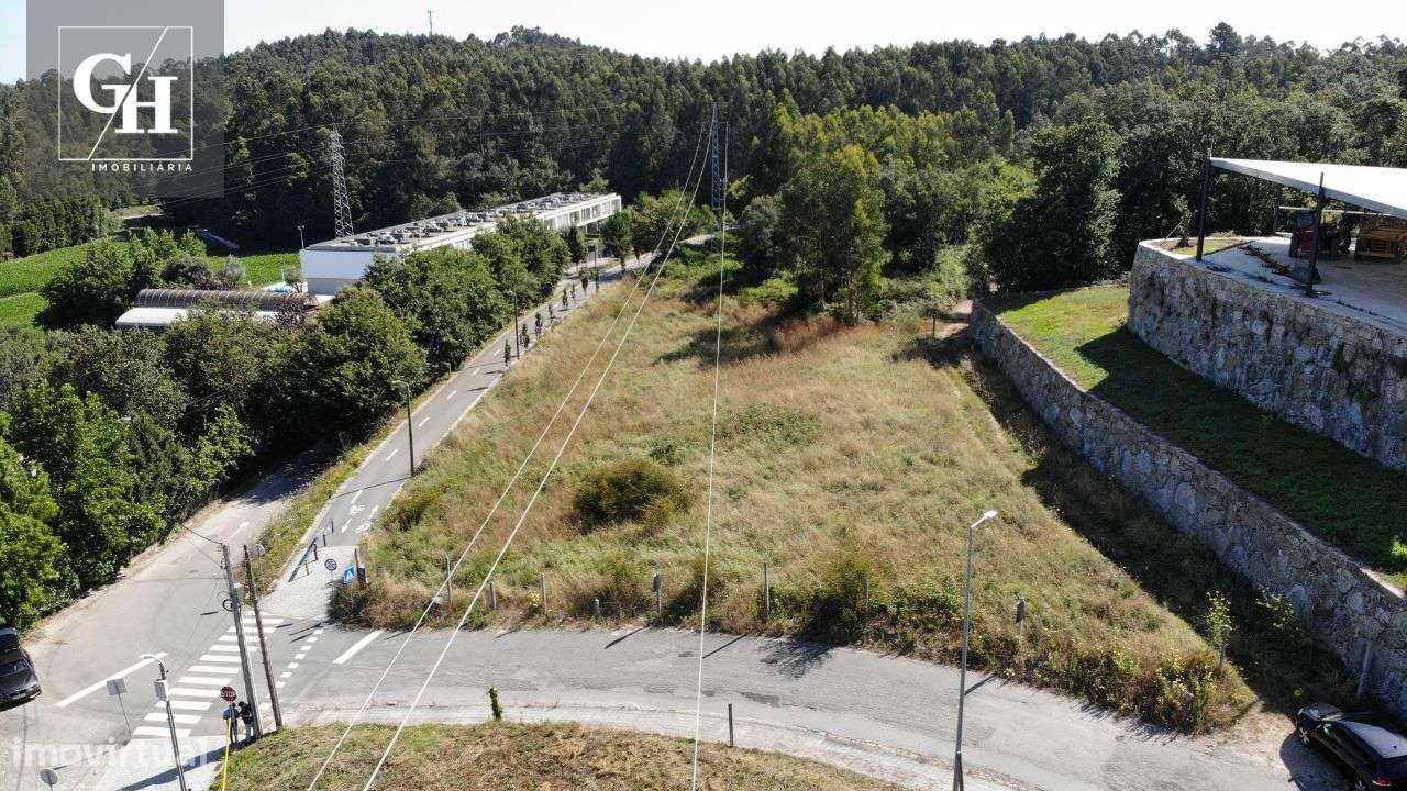 Terreno em Outiz – Possibilidade de construção para 3 moradias-11