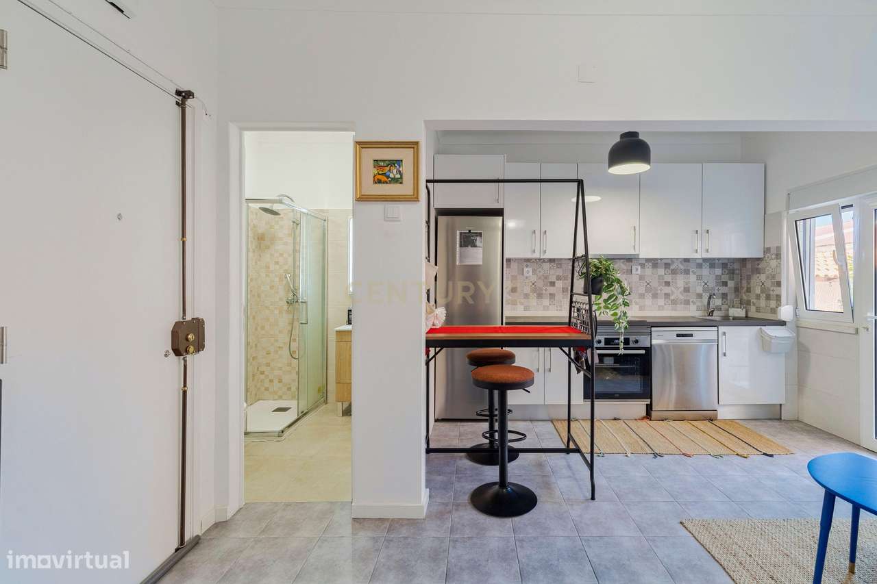 Apartamento T-0 convertido em T- 1 - Grande imagem: 2/25