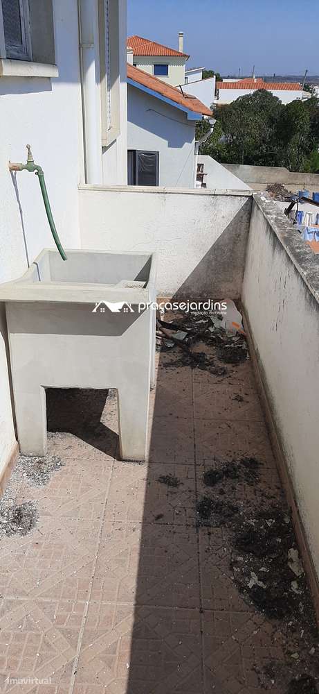 Prédio com 3 Apartamentos-33