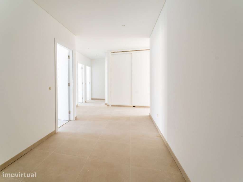 Apartamento T3 junto ao mercado- 200 mts da praia-10