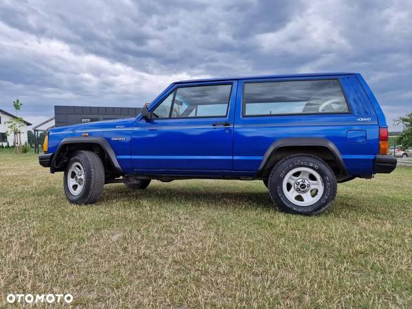 Jeep Cherokee 2.5 - 9