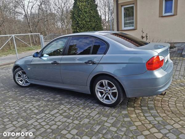 BMW Seria 3 320i - 6