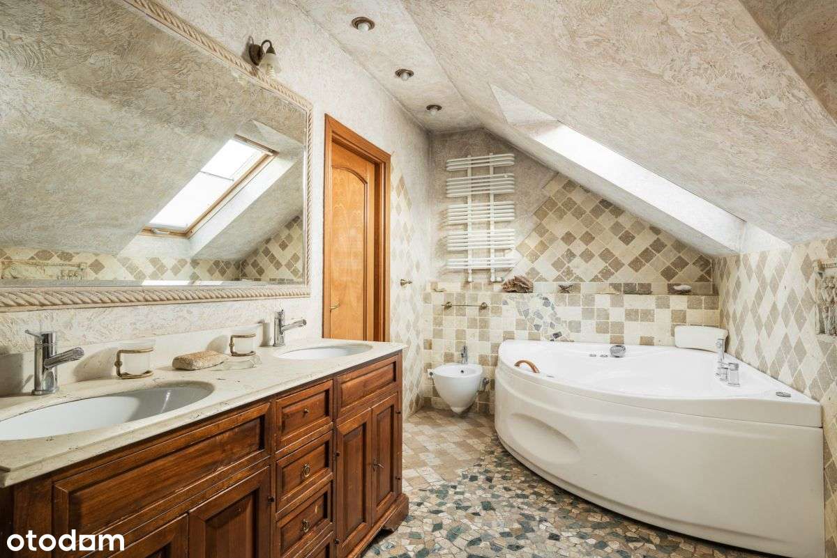 Przestronny i klimatyczny dom w spokojnej okolicy-17