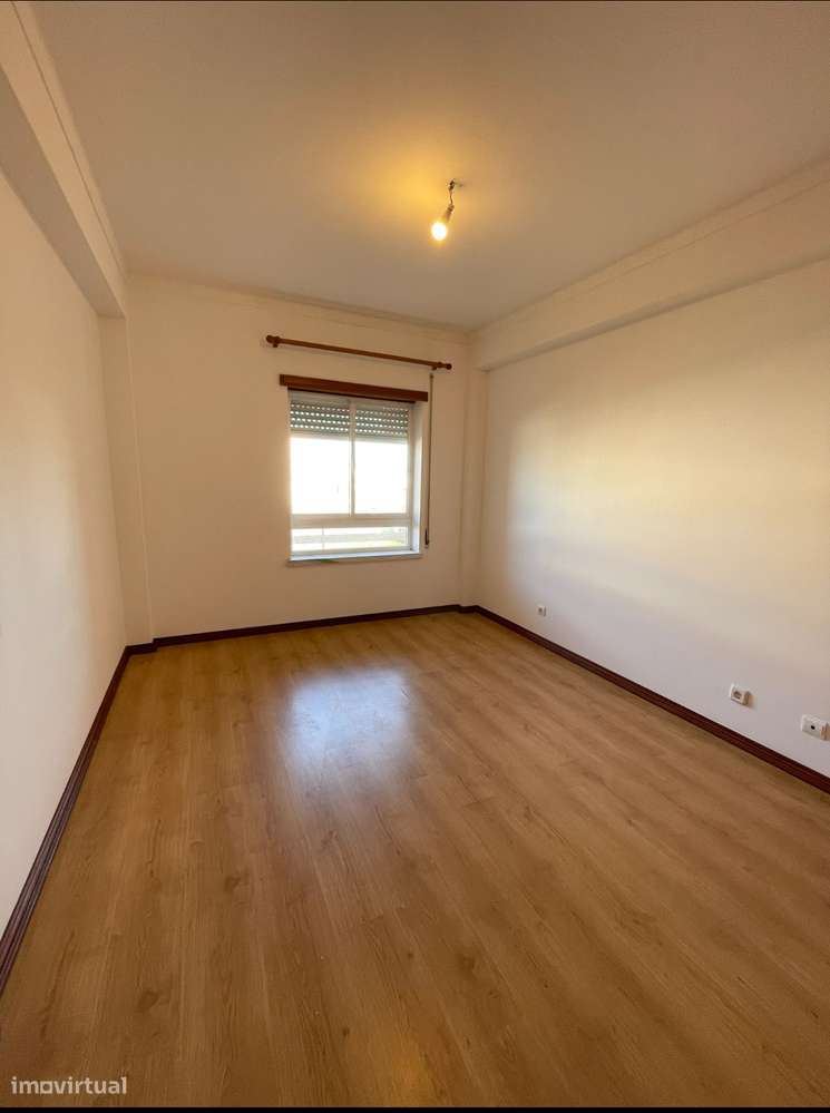 APARTAMENTO T1 BOMBARRAL - Grande imagem: 5/14