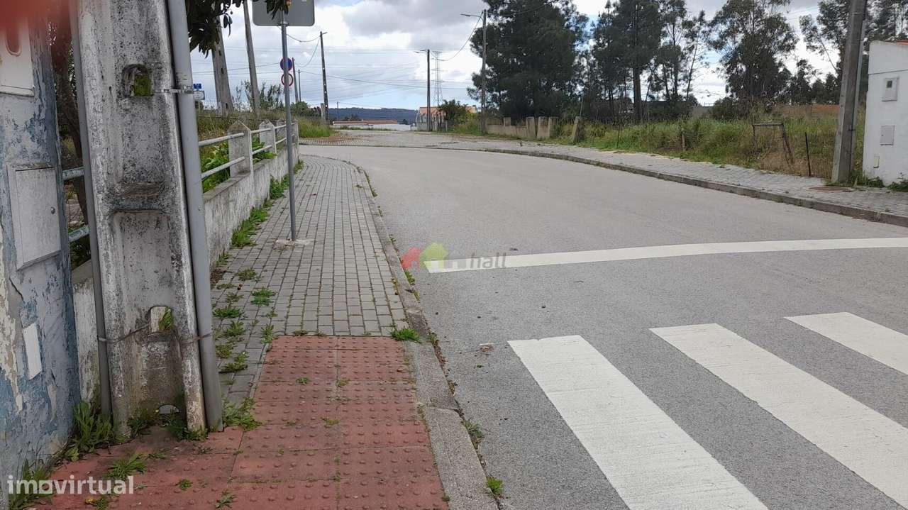 Lote de terreno urbano com 1250 m2 em Palmela-9