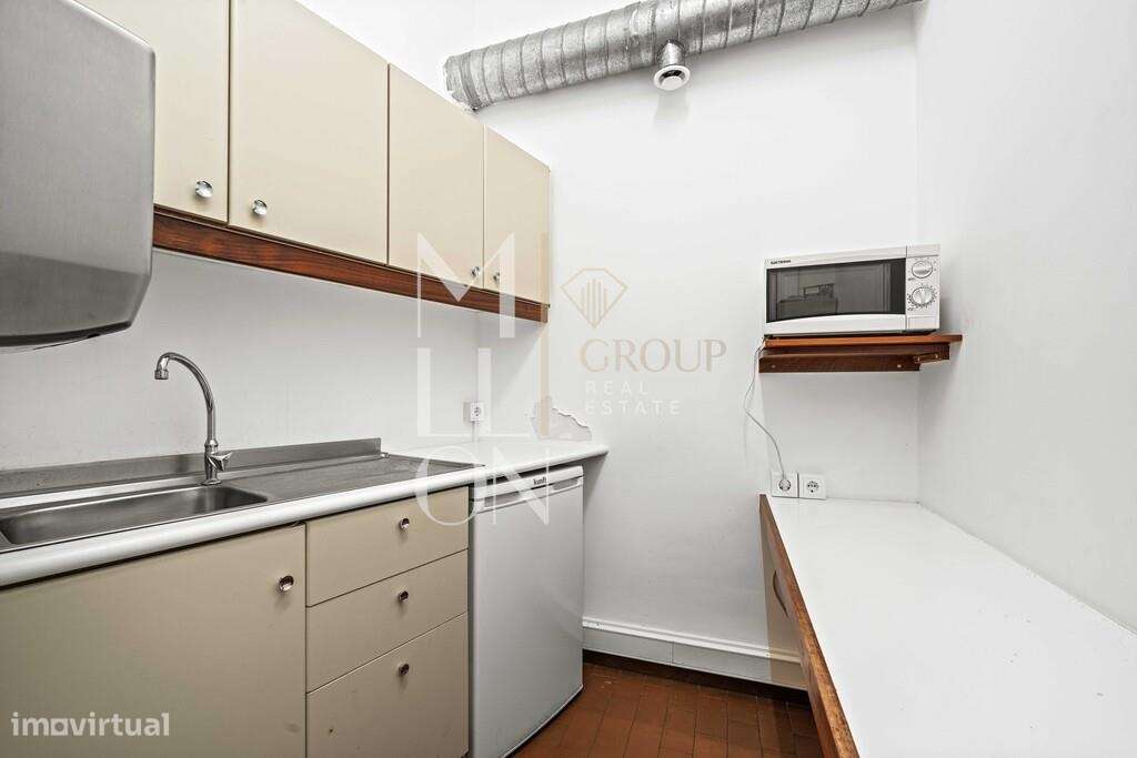 Oportunidade de Investimento Industrial - lote 7.290 m2 com 1.595 m2 d-48