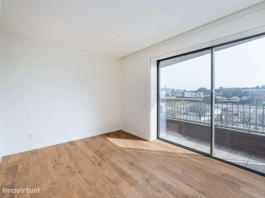 Apartamento T3 com 3 frentes em Matosinhos sul, no edifício Nautilus-25