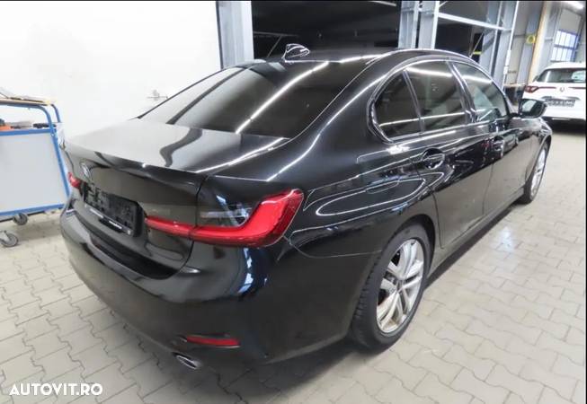 BMW Seria 3 318d Aut. Sport Line - 3