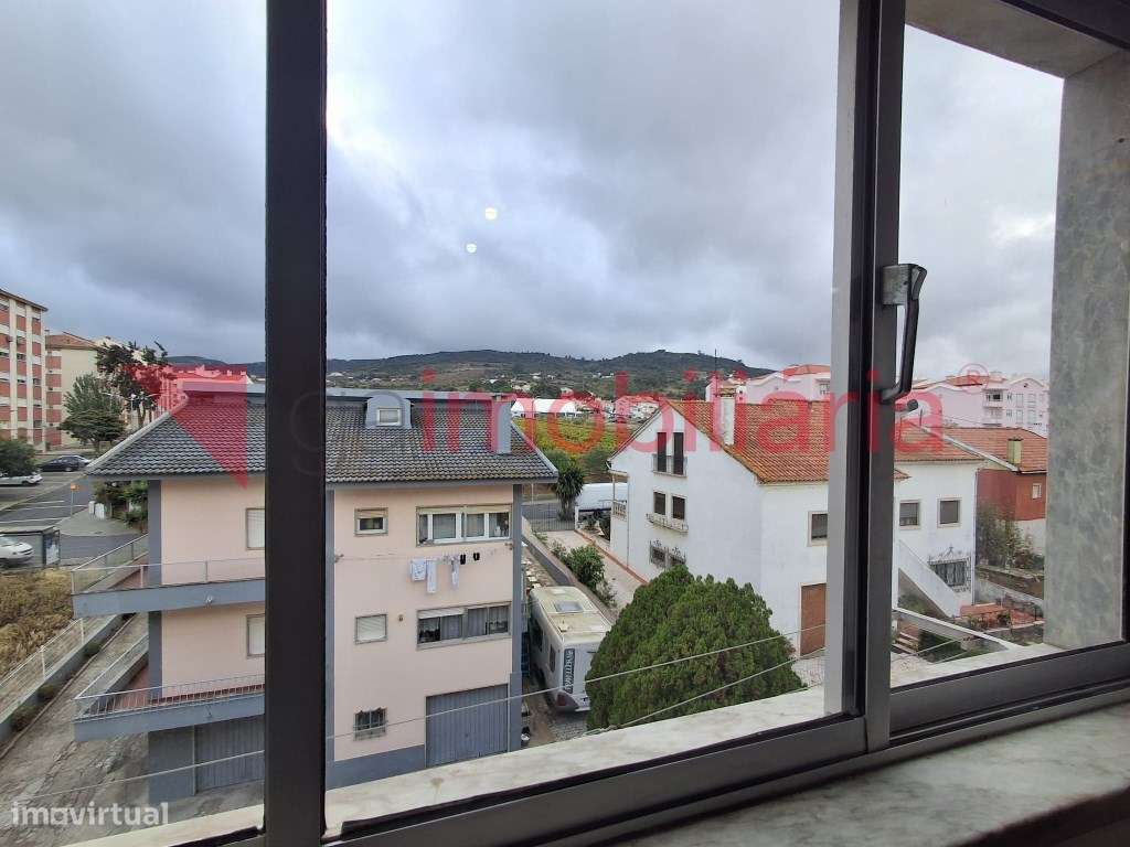 Apartamento T3 no Centro de Arruda dos Vinhos-11