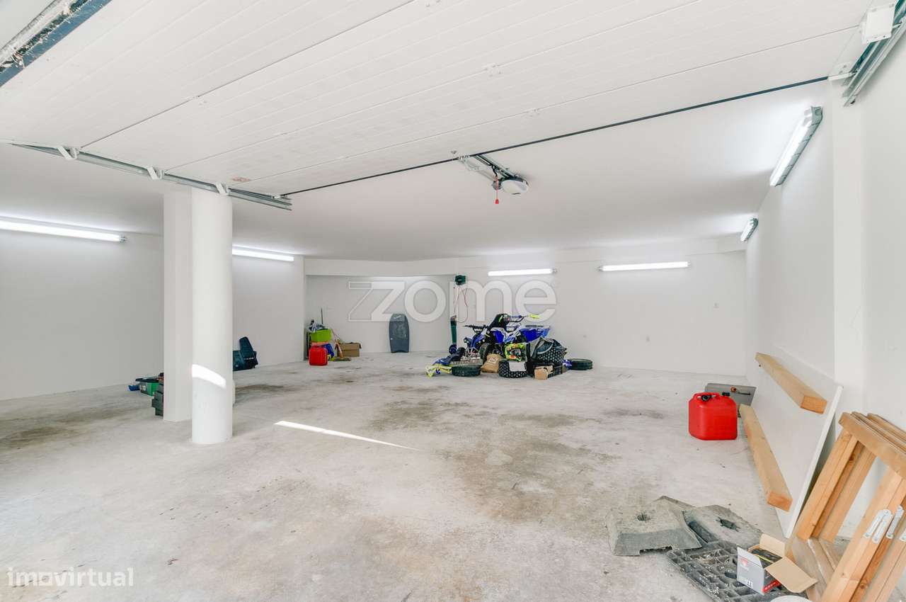 Moradia T3 com Piscina e Jardim no Zambujeiro – Alcabideche-25