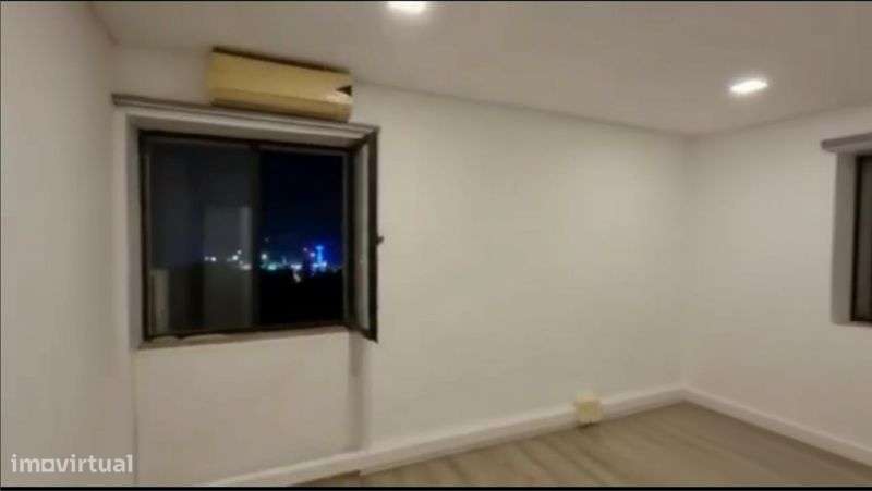 Escritório com duas salas independentes. - Grande imagem: 5/8