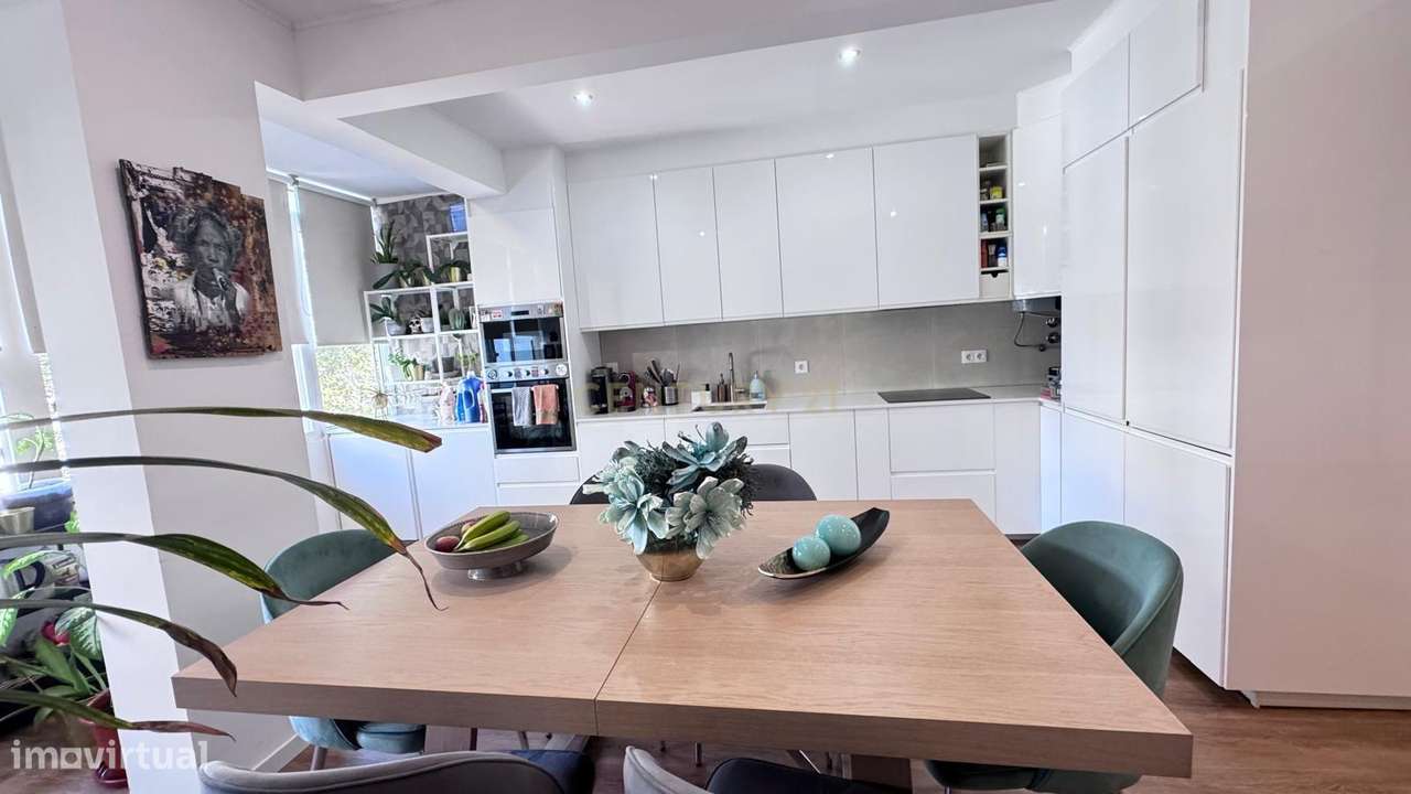 Apartamento Renovado em Almada com 3 Quartos e 2 WC - Grande imagem: 4/13