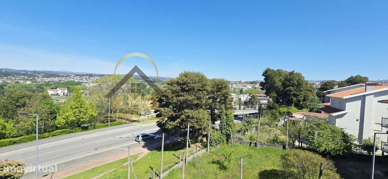 APARTAMENTO T2 COM GARAGEM CENTRO DE FAFE-26