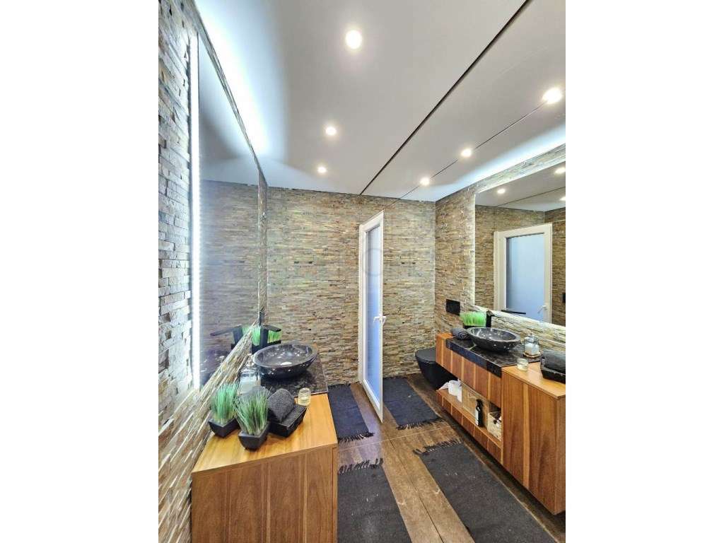 Magnifica moradia T4 com piscina na Urbanização Aroeira, em Santo E...-42