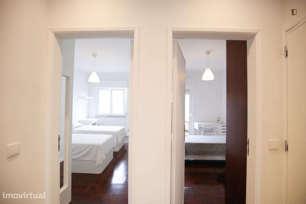 Quarto - localizado em Oeiras Lisbon - Grande imagem: 2/10