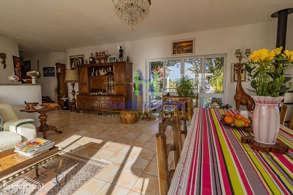 Fantástica Moradia Térrea T3+1, com piscina, grande jardim, e garagem,-29