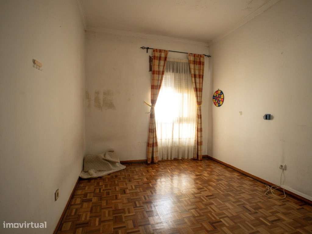 Apartamento T2 1º andar - Rua Jaime Cortesão, Baixa da Banheira-7