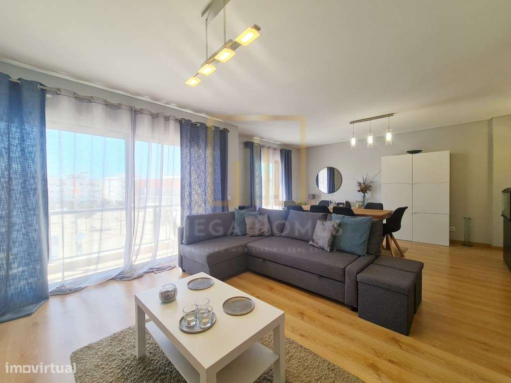Apartamento T3 com Terraço e 3 WC, em Lagoa.-31