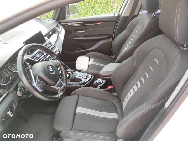 BMW Seria 2 220d Gran Tourer Sport Line - 10