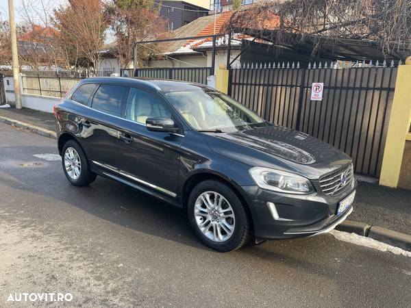 Volvo XC 60 D4 AWD Geartronic Momentum - 2