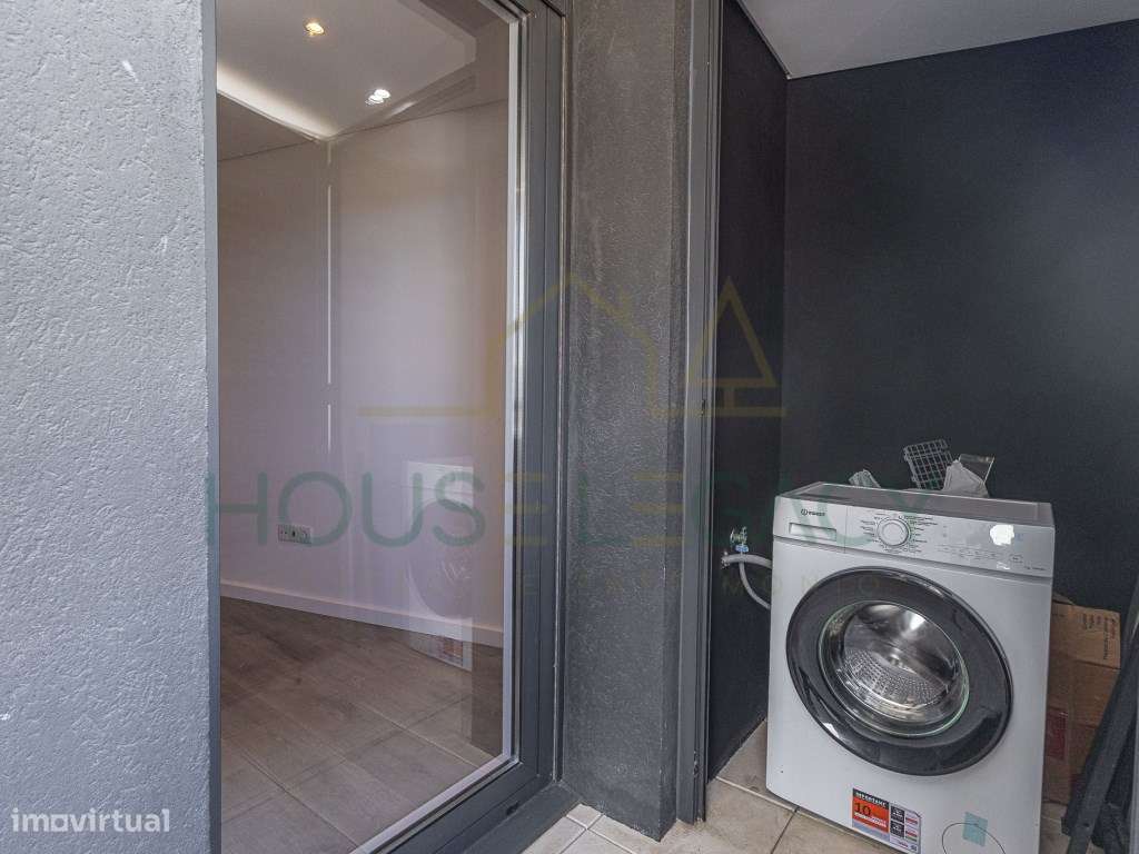Apartamento T2 em frente ao Hospital São João-26