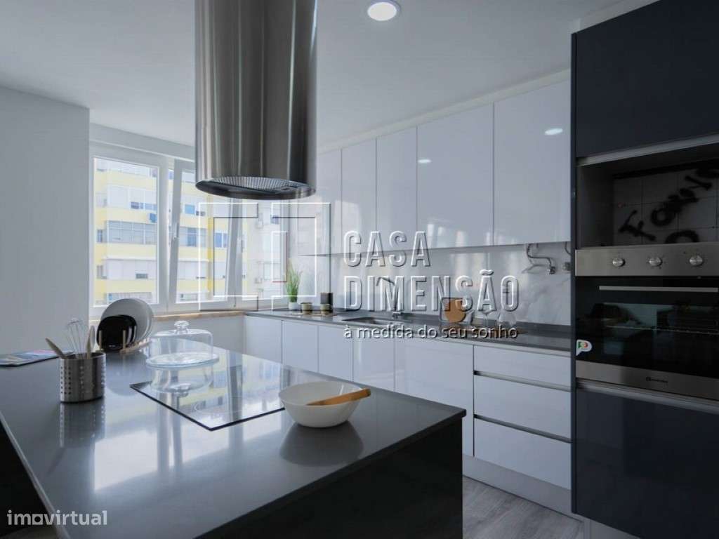 Apartamento de tipologia T3 com varanda, mobilado e equipado em Ben...-24