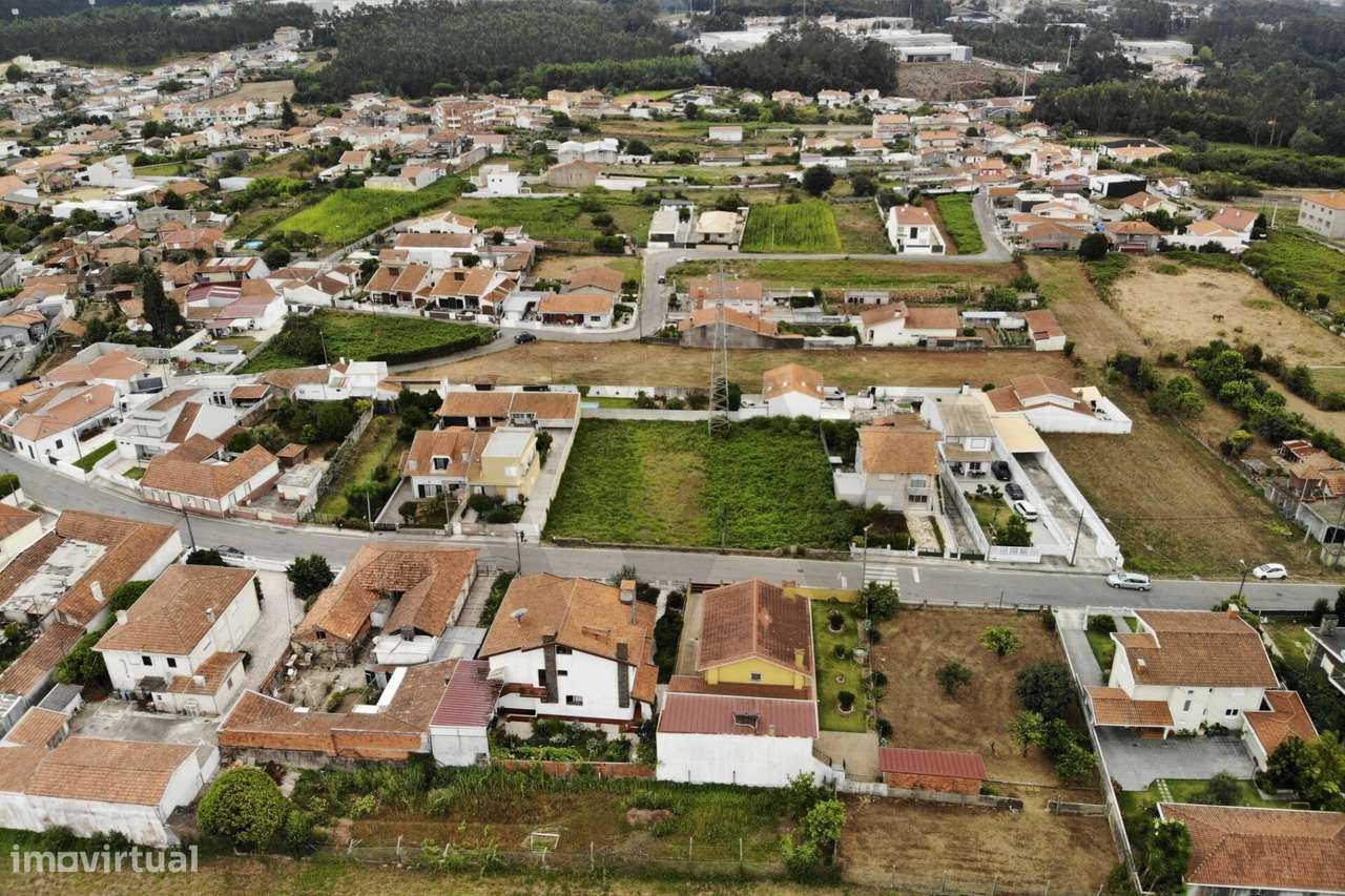 Terreno para Construção | 808 m2 | 400 m2 de Construção-10