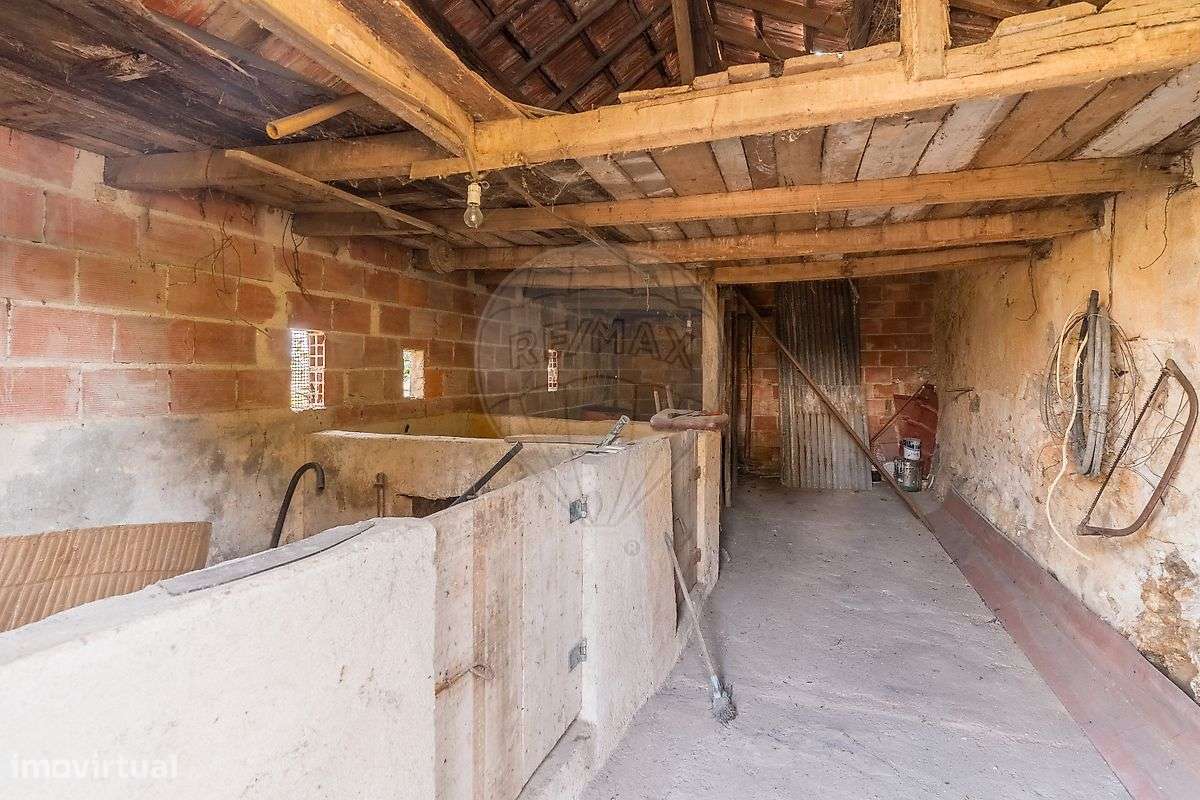 Moradia T2 para venda-22