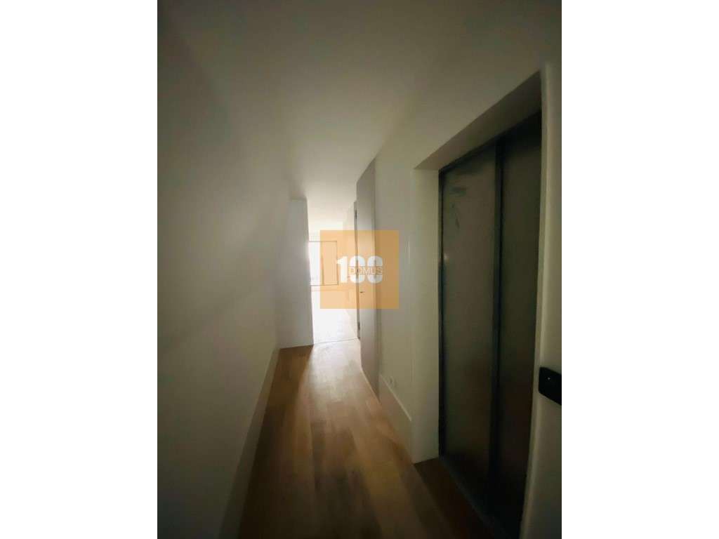 T2 com varanda - Mártires da Liberdade - Grande imagem: 4/25