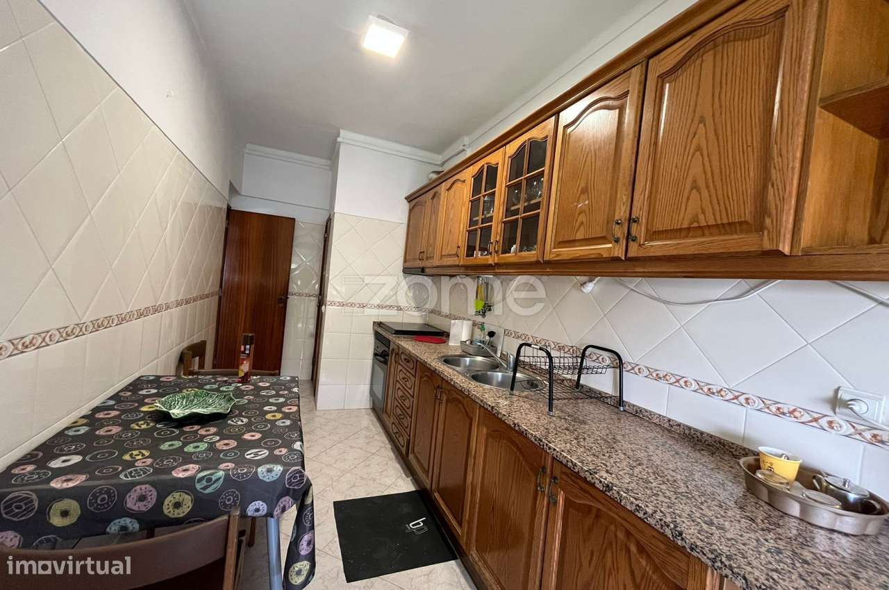 Luminoso T2 no Coração de Corroios – Conforto e Centralidade - Grande imagem: 2/11