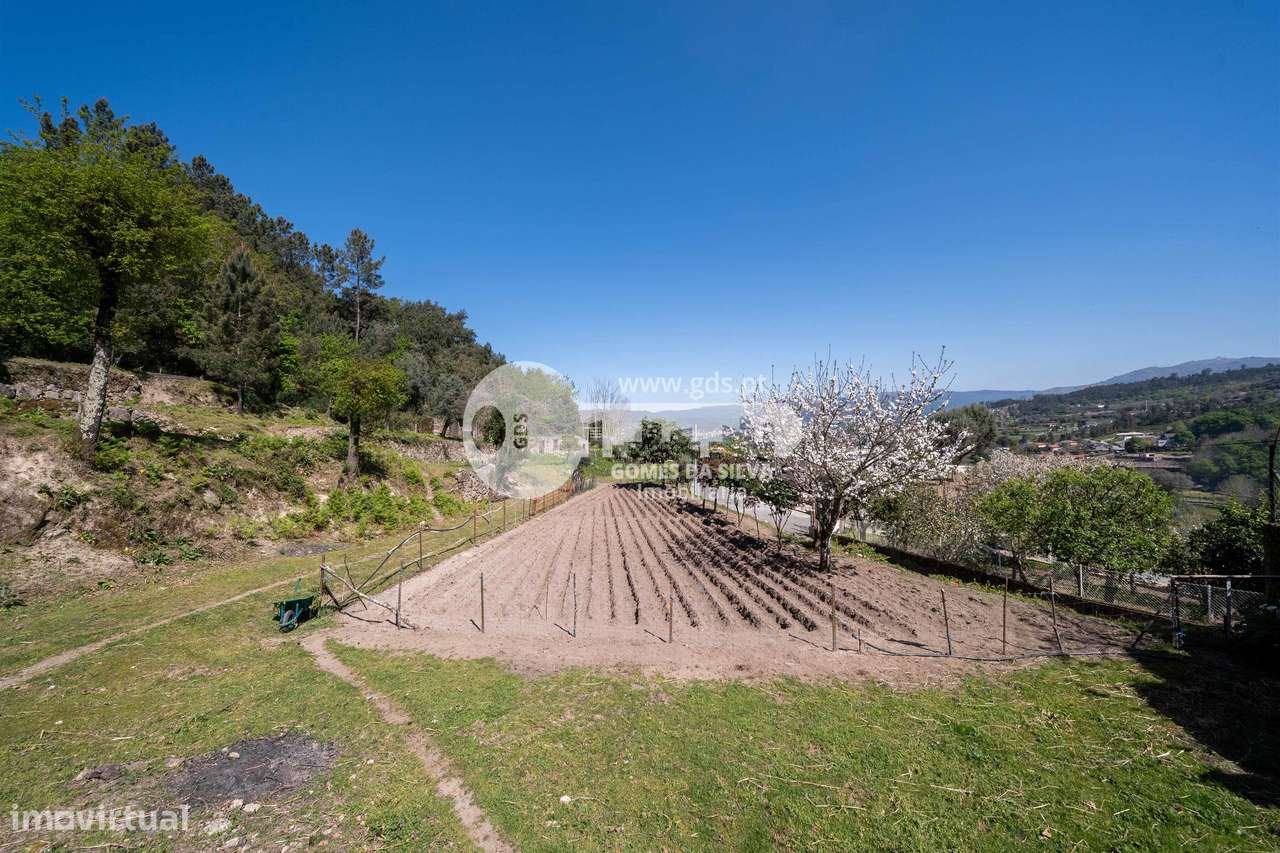 Ruína p/ restauro com 4.800m2 de terreno-24