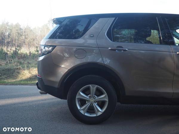 Land Rover Discovery Sport 2.0 D150 R-Dynamic HSE - 13