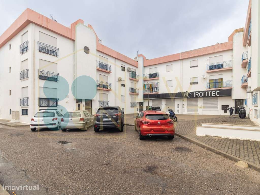 Apartamento T2 em Vila Maria - Semi-Renovado e Mobilado-41