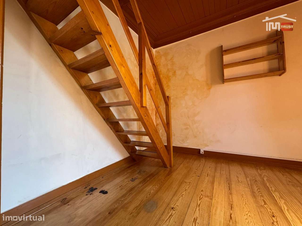 Moradia T2 habitável com terreno (imovel com licença de utilização)-9