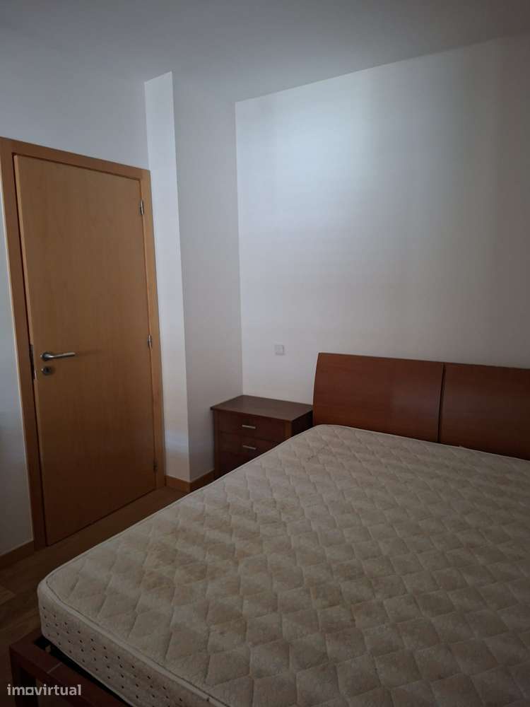 Apartamento T2 Com Garagem Fechada-12