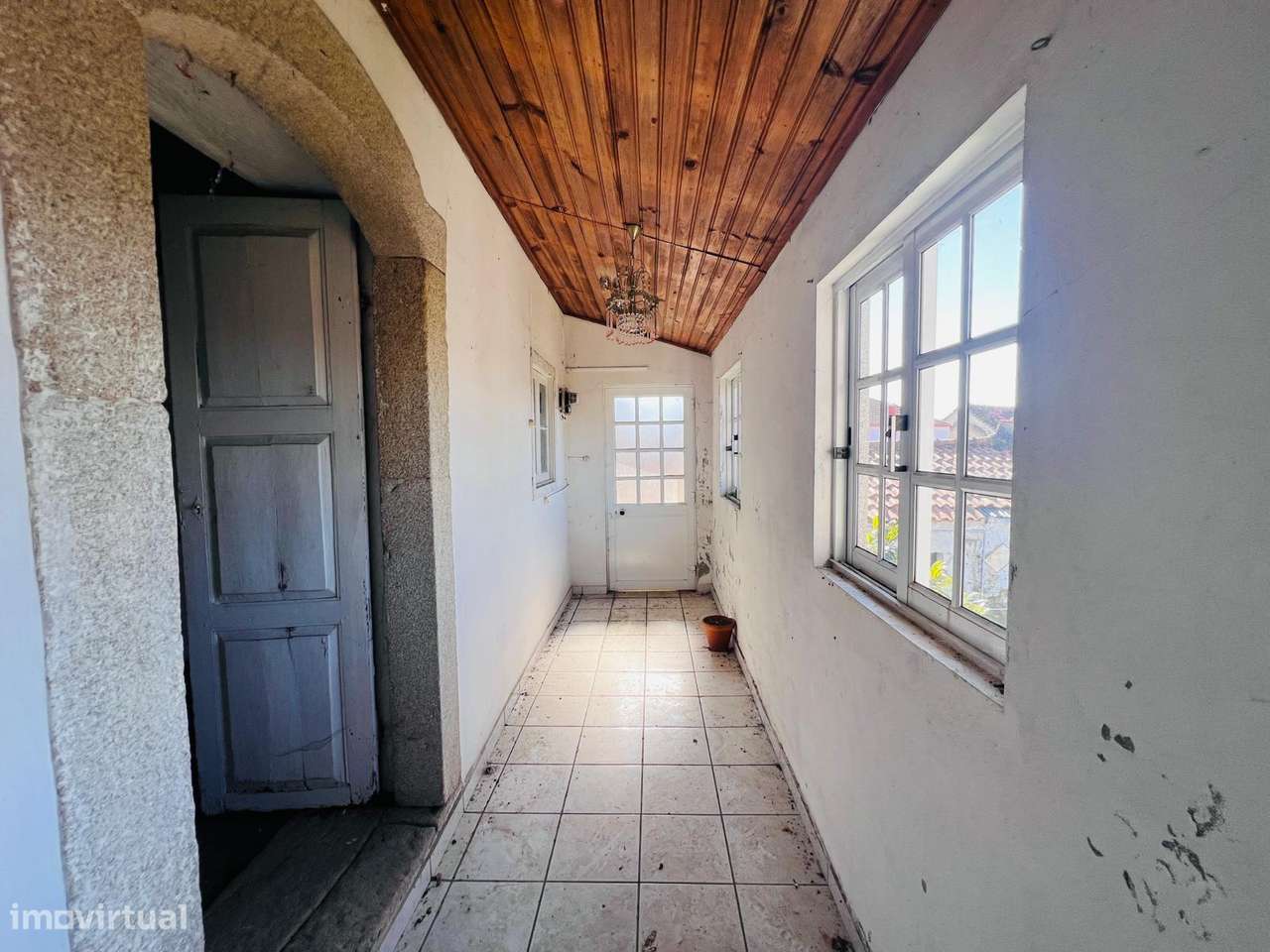 Moradia Histórica com Elevado Potencial de Investimento ou Habitação-7
