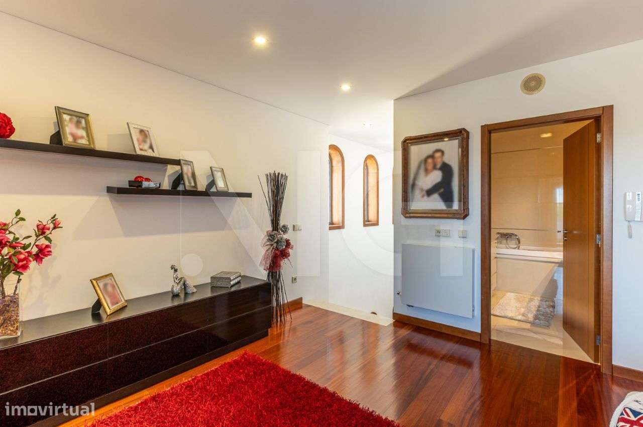 Moradia T3, com Varanda, jardins e Piscina em Felgueiras-36