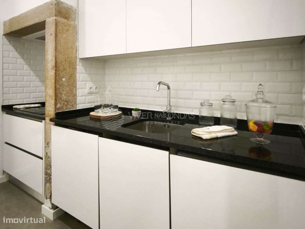 Apartamento T3 totalmente remodelado, com arrecadação, em Benfica.-10