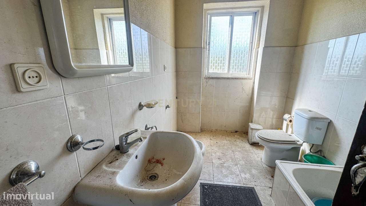 Casa para Recuperar em Sátão - Oportunidade Única-9