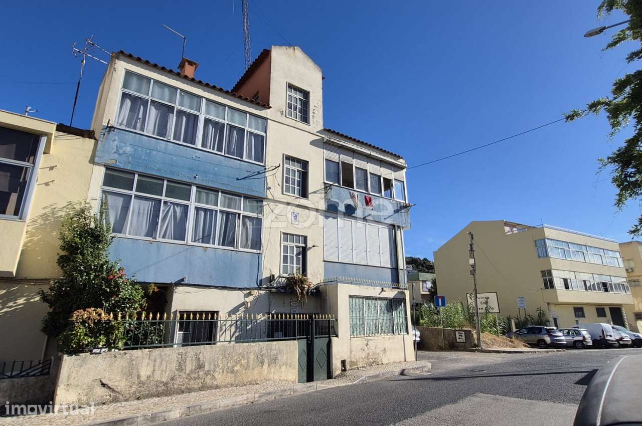Venda Prédio c/ 3 pisos Encosta da Luz - Odivelas-13