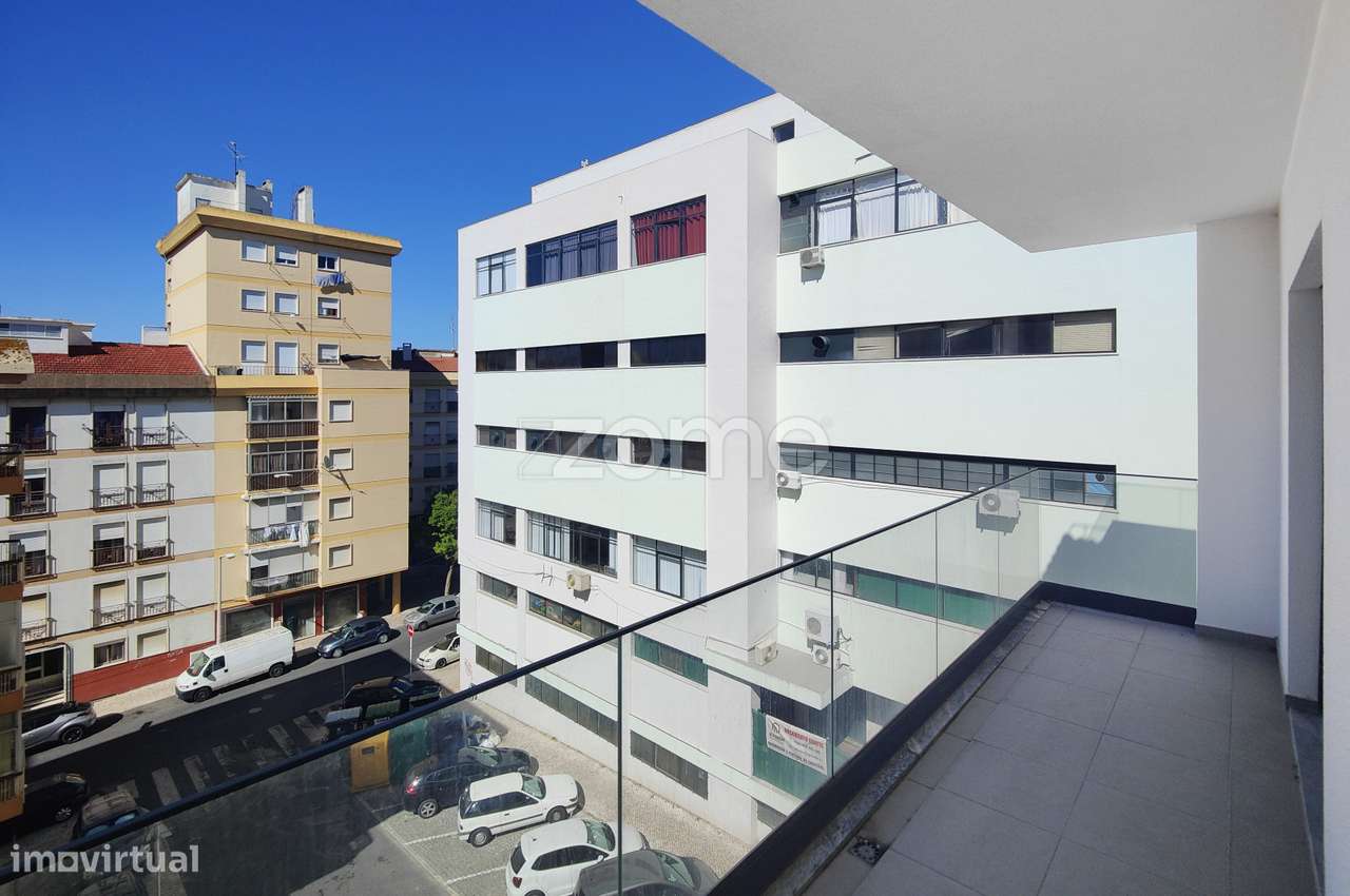 Apartamento T5 Novo em Sacavém-46