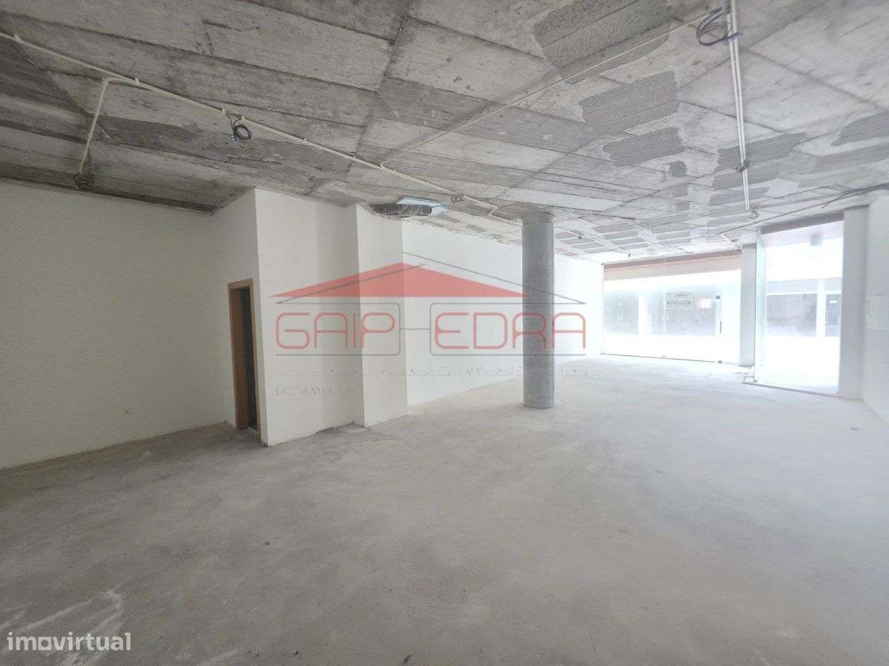 Imóvel Comercial em Buarcos - Boa Visibilidade - Grande imagem: 2/21