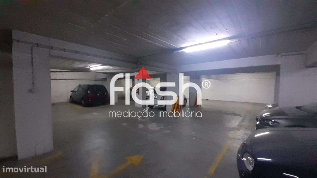 Venda de Espaço de loja/escritórios no Restelo-18