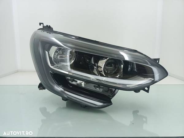 Far dreapta Renault MEGANE 4  2016-2022  260100767R - 1