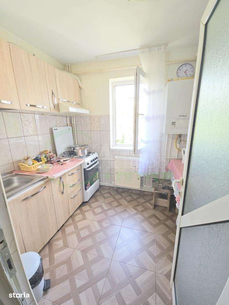 Apartament 3 camere semidecomandat  zona MIilcov - Imagine principală: 5/10
