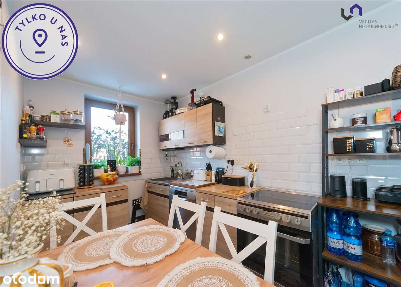 Dom z dwoma niezależnymi mieszkaniami w centum-7